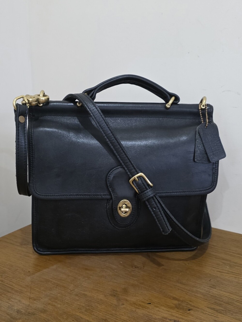 Vintage Coach willis black leather Crossbody/Satchel Bag